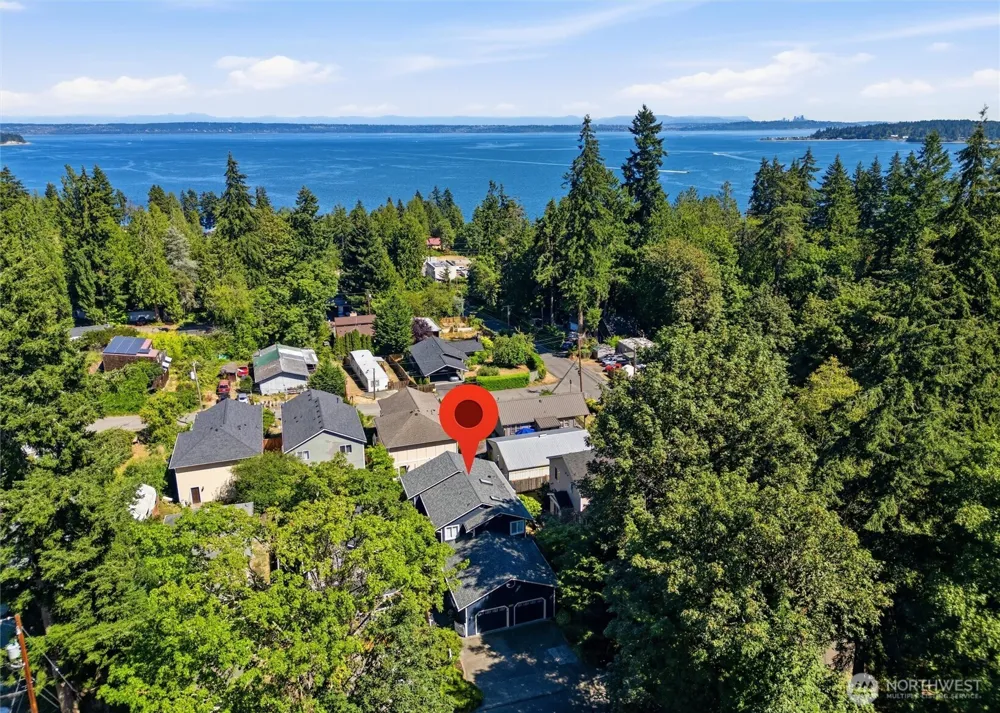 18656 4th Avenue NE Suquamish, WA 98392