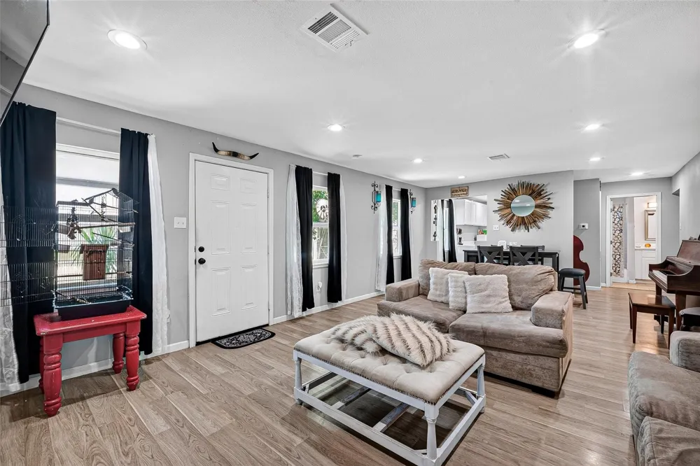 2110 Hillshire Drive Deer Park, TX 77536
