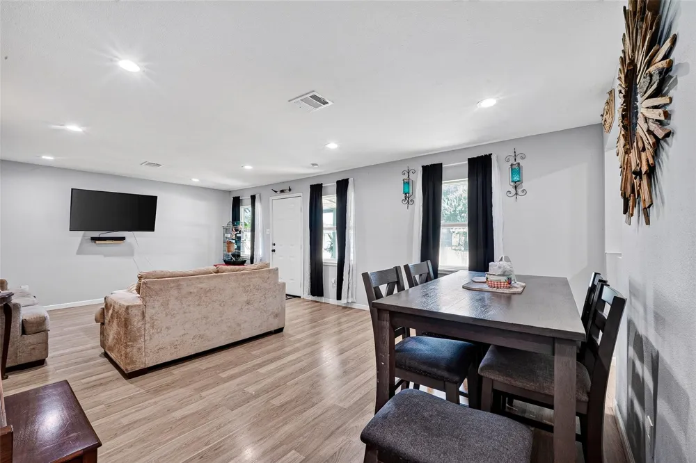 2110 Hillshire Drive Deer Park, TX 77536