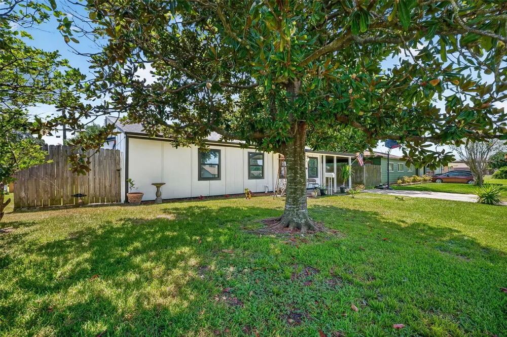2110 Hillshire Drive Deer Park, TX 77536