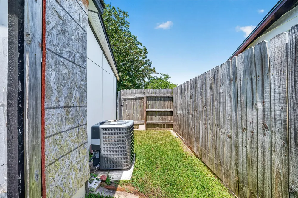 2110 Hillshire Drive Deer Park, TX 77536
