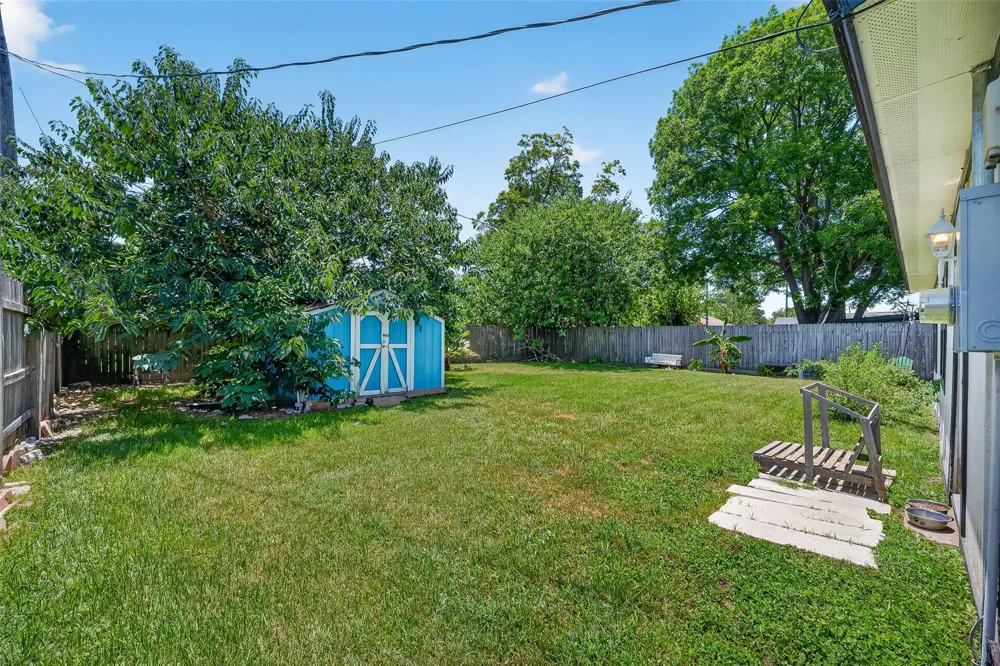 2110 Hillshire Drive Deer Park, TX 77536