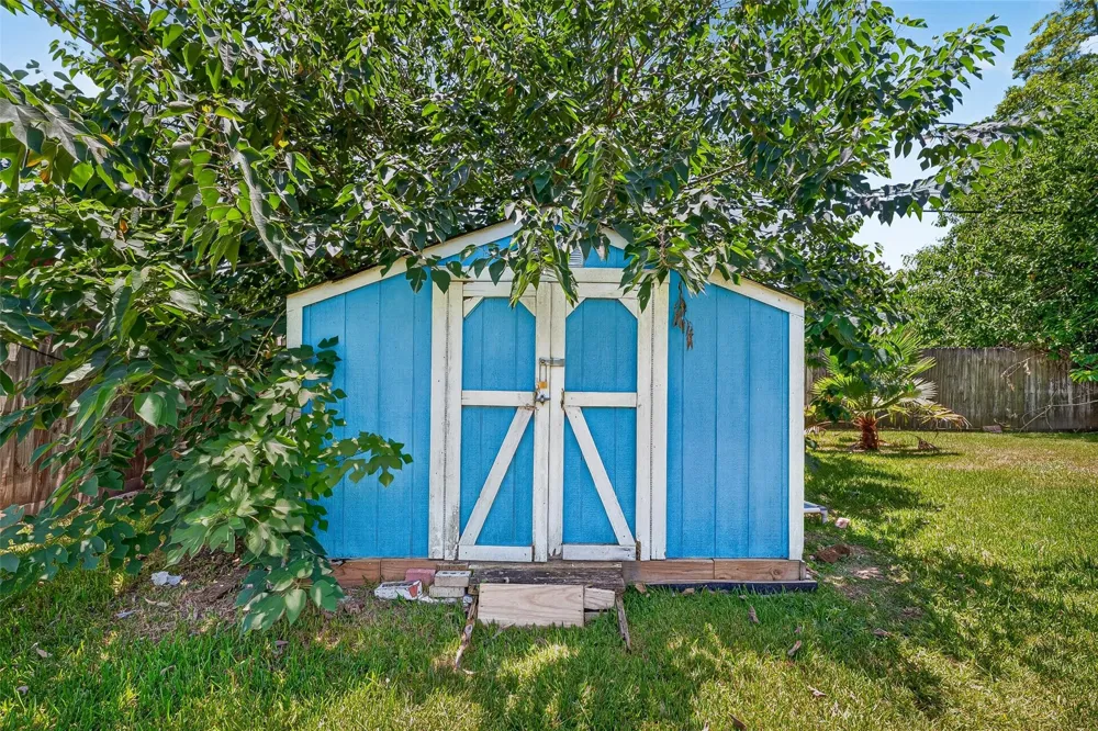 2110 Hillshire Drive Deer Park, TX 77536