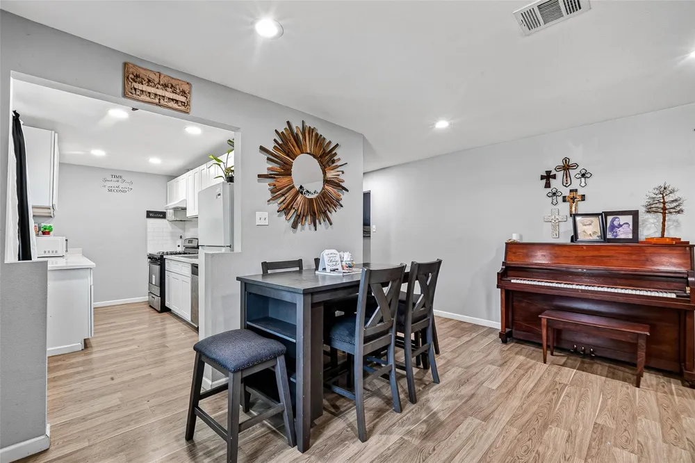 2110 Hillshire Drive Deer Park, TX 77536