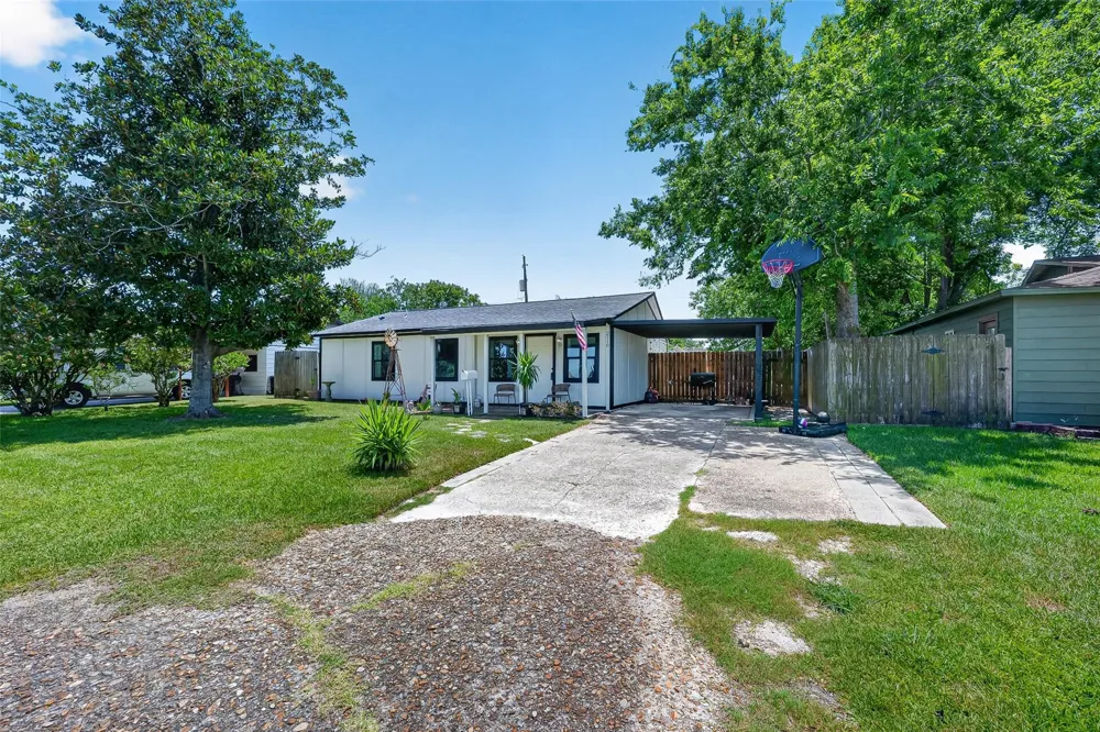 2110 Hillshire Drive Deer Park, TX 77536