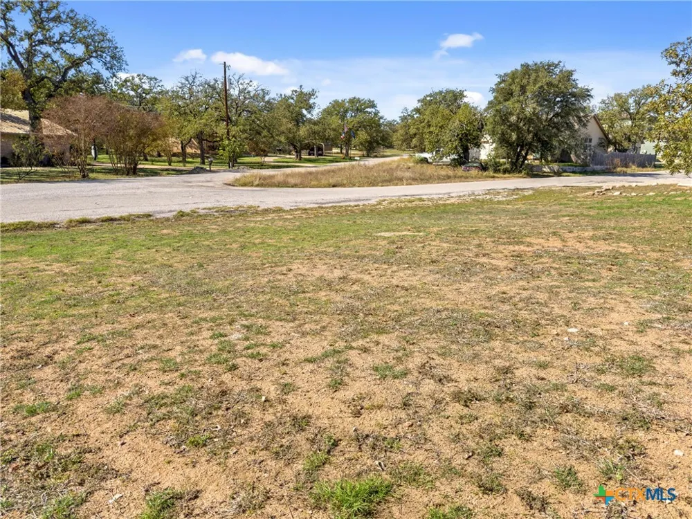 2100 Cedar Valley Drive Kingsland, TX 78639