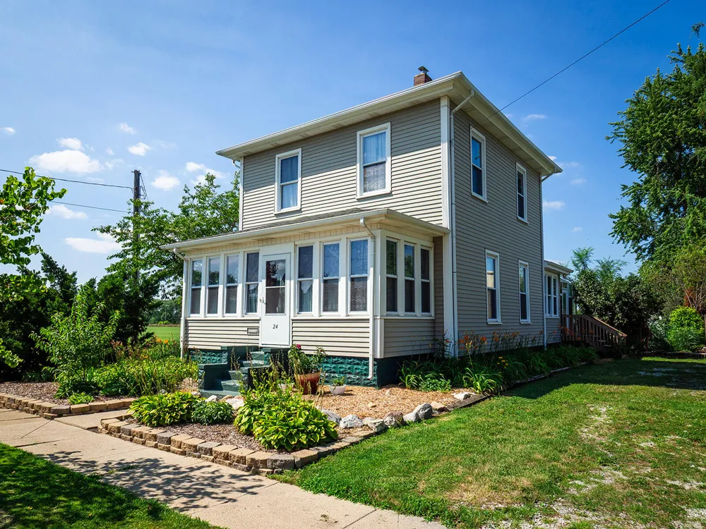 24 W Linden Street W Three Oaks, MI 49128
