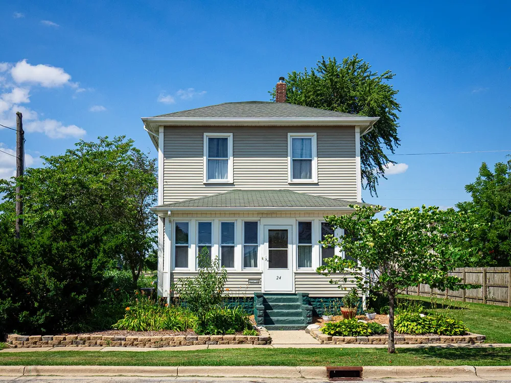 24 W Linden Street W Three Oaks, MI 49128