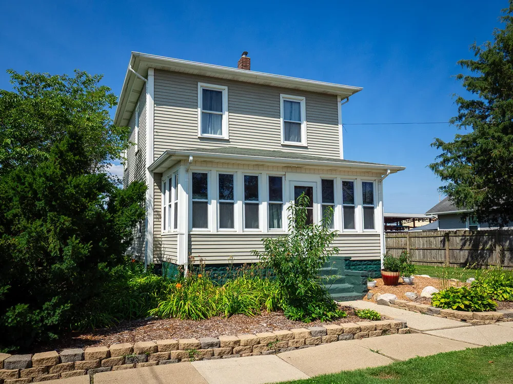 24 W Linden Street W Three Oaks, MI 49128