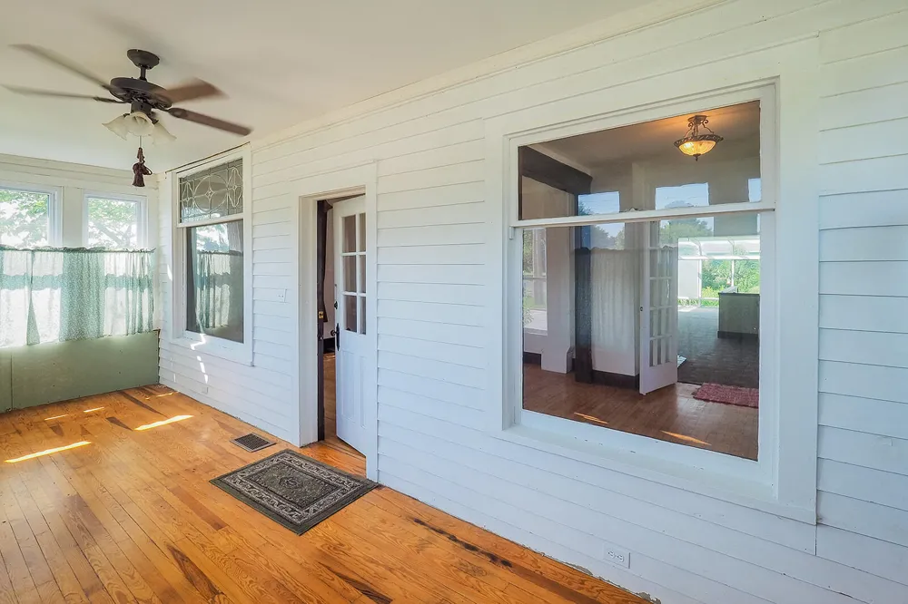 24 W Linden Street W Three Oaks, MI 49128