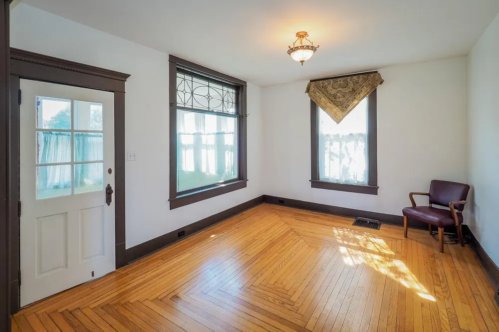 24 W Linden Street W Three Oaks, MI 49128