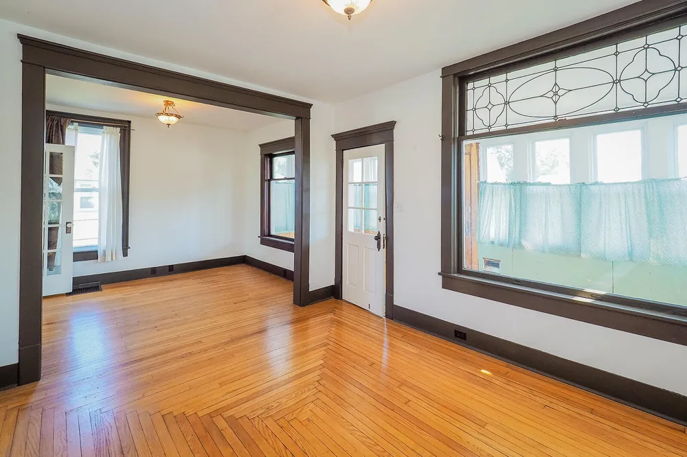 24 W Linden Street W Three Oaks, MI 49128