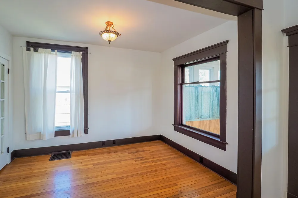 24 W Linden Street W Three Oaks, MI 49128