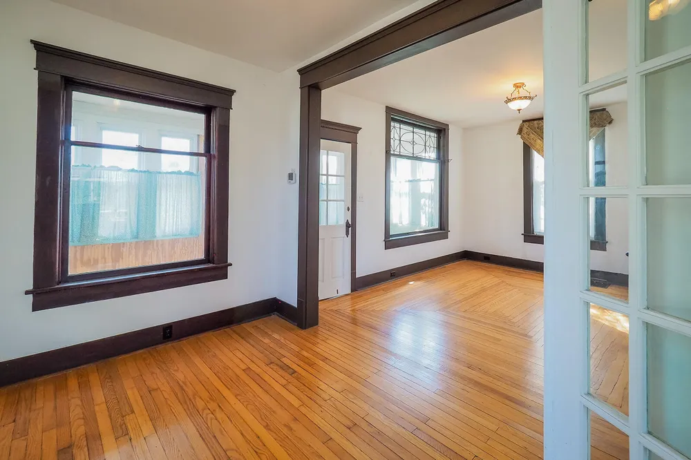 24 W Linden Street W Three Oaks, MI 49128