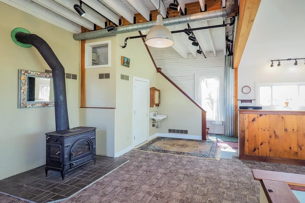 24 W Linden Street W Three Oaks, MI 49128