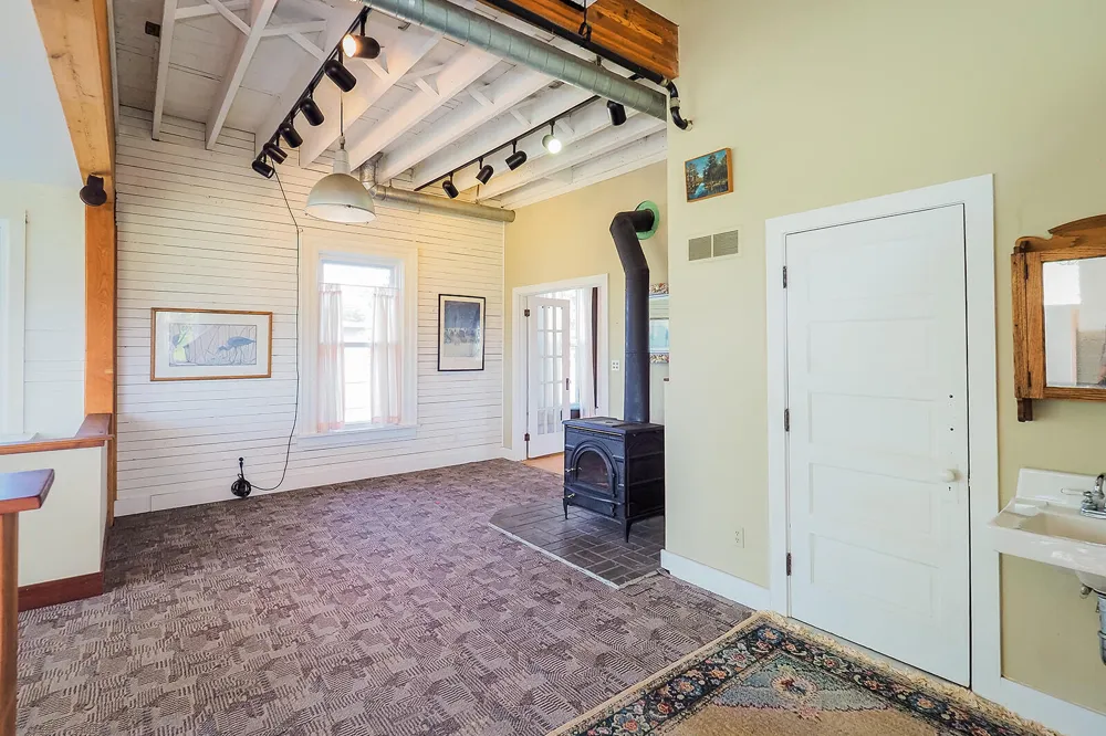 24 W Linden Street W Three Oaks, MI 49128