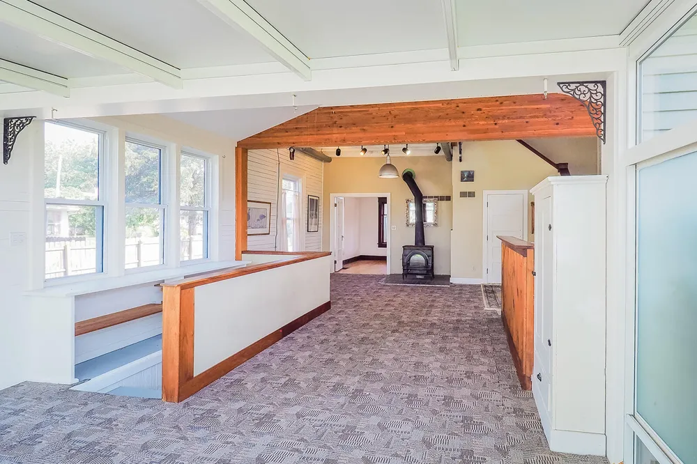 24 W Linden Street W Three Oaks, MI 49128