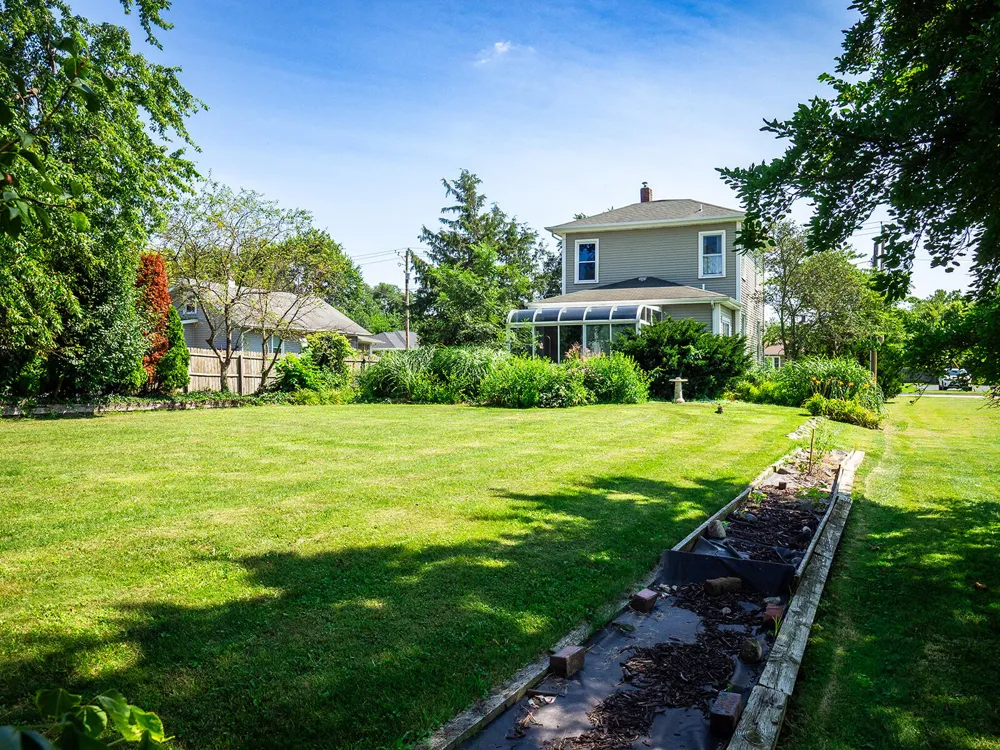 24 W Linden Street W Three Oaks, MI 49128