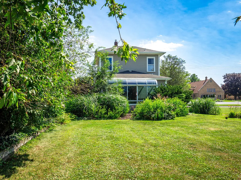 24 W Linden Street W Three Oaks, MI 49128