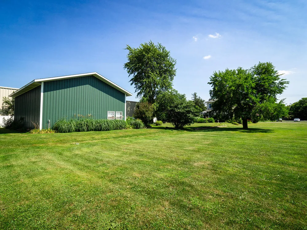 24 W Linden Street W Three Oaks, MI 49128