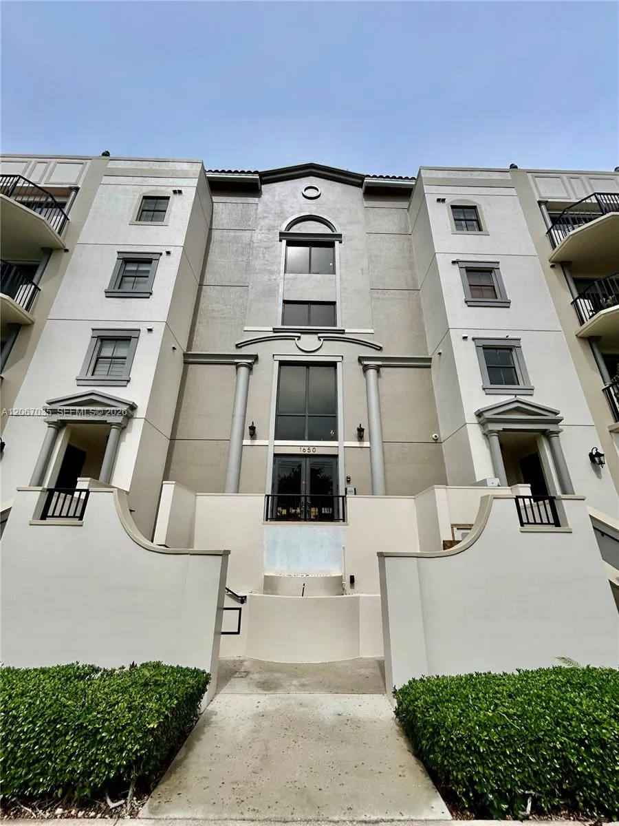 1650 Galiano St #307 Coral Gables, FL 33134