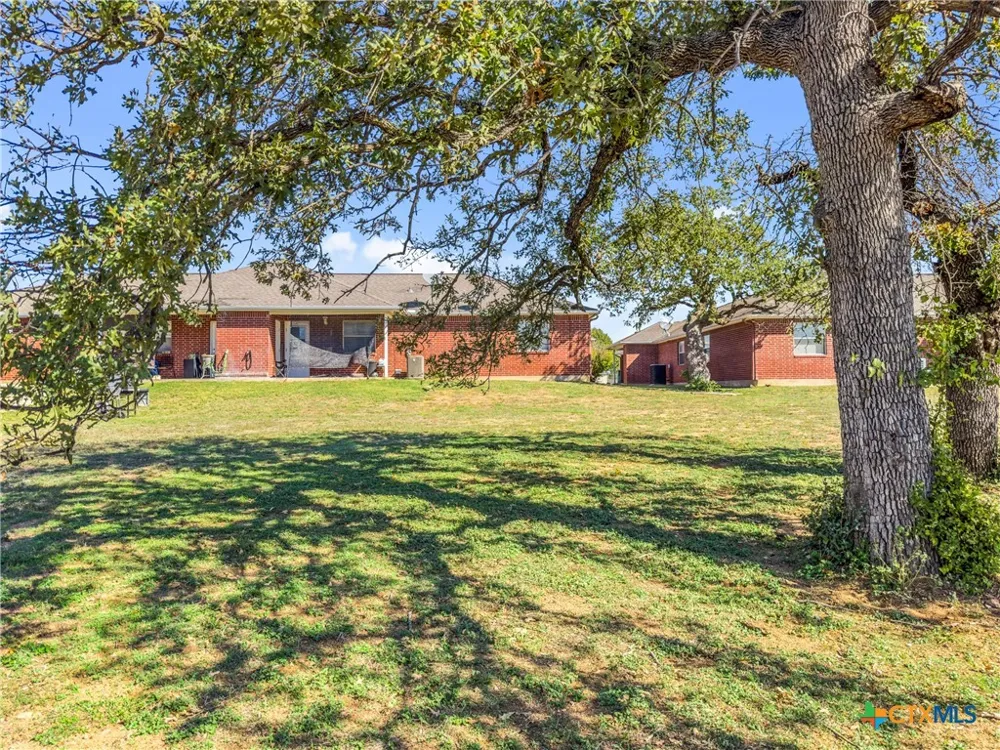 2102 Cedar Valley Drive Kingsland, TX 78639