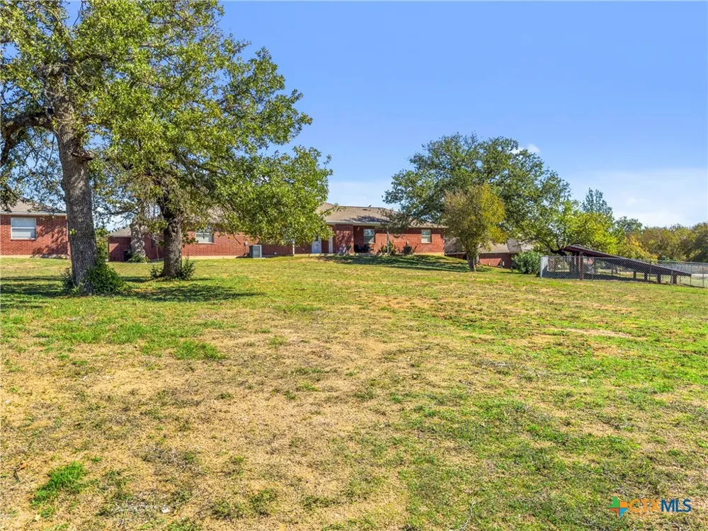 2102 Cedar Valley Drive Kingsland, TX 78639