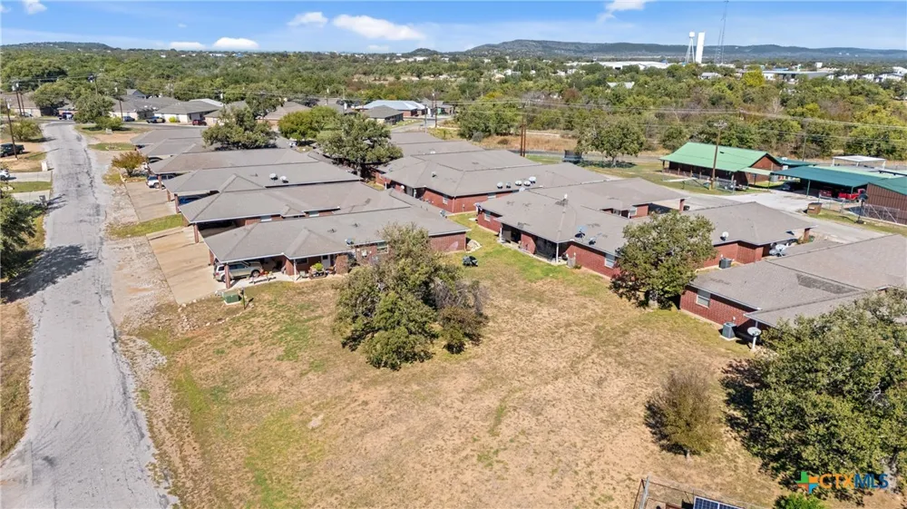 2102 Cedar Valley Drive Kingsland, TX 78639