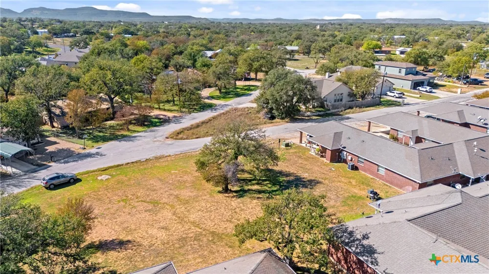 2102 Cedar Valley Drive Kingsland, TX 78639