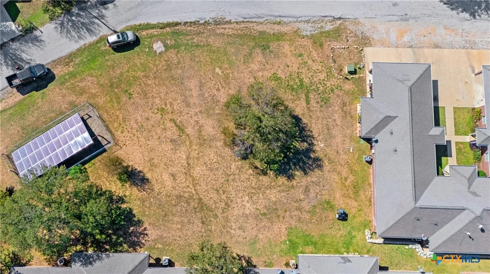 2102 Cedar Valley Drive Kingsland, TX 78639