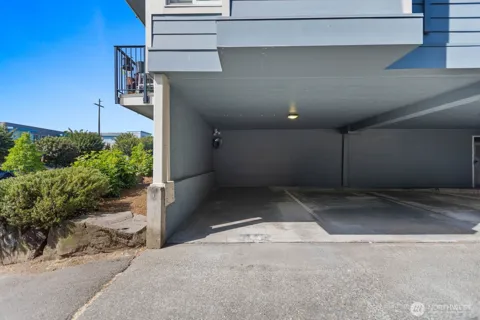 10110 Greenwood Avenue #204