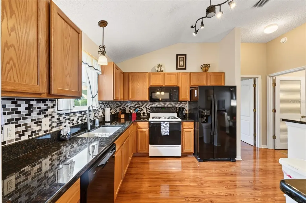1952 ARDMORE WAY The Villages, FL 32162