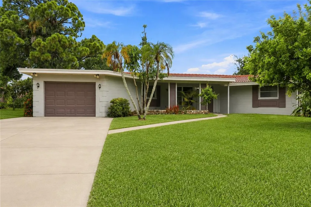 131 DEGAS DRIVE Nokomis, FL 34275