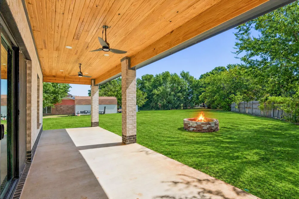 126 Port O Call Court Runaway Bay, TX 76426