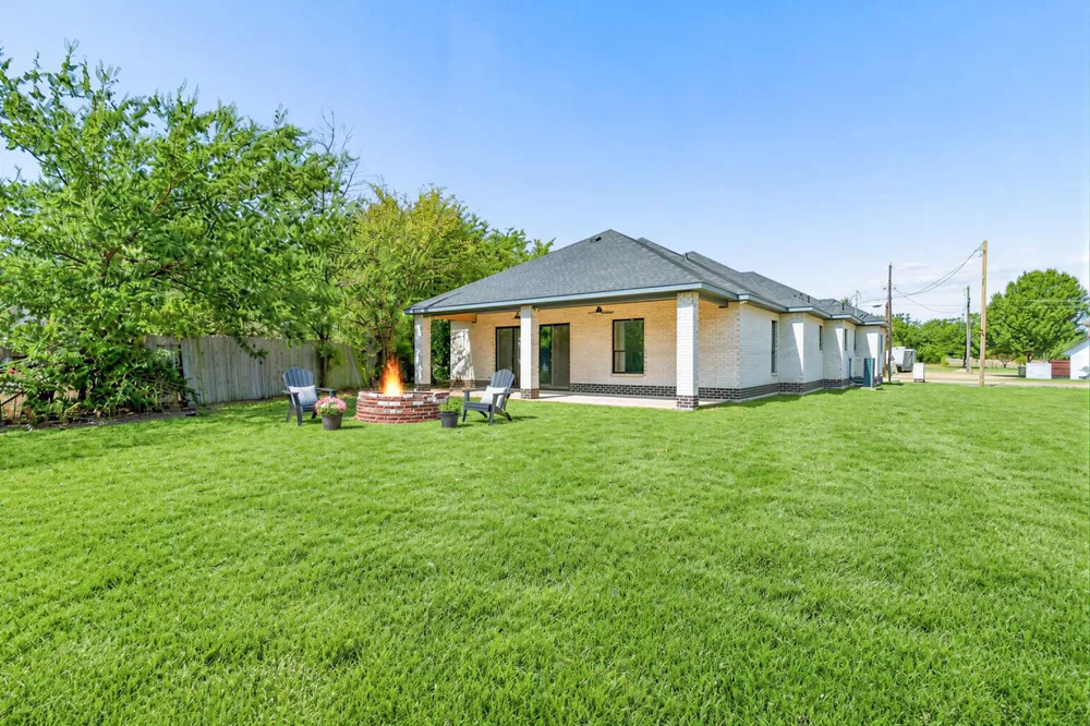 126 Port O Call Court Runaway Bay, TX 76426