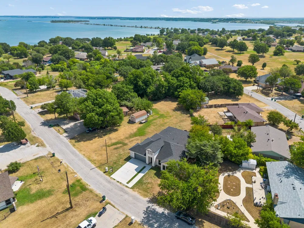 126 Port O Call Court Runaway Bay, TX 76426