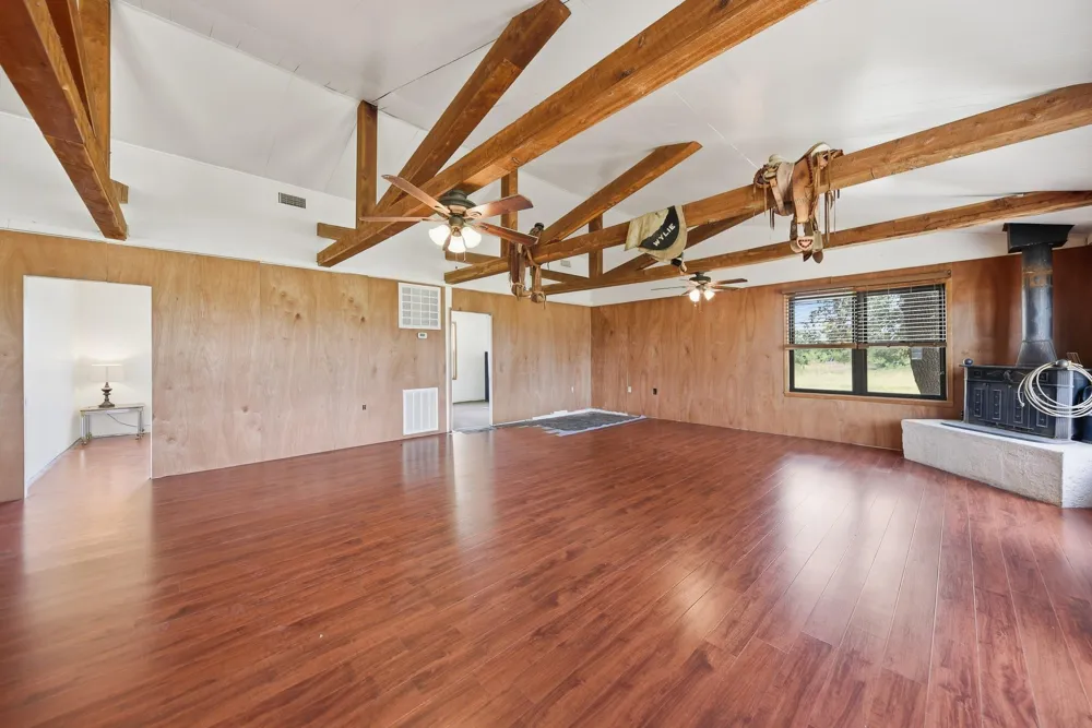 1231 County Road 131 Ledbetter, TX 78946