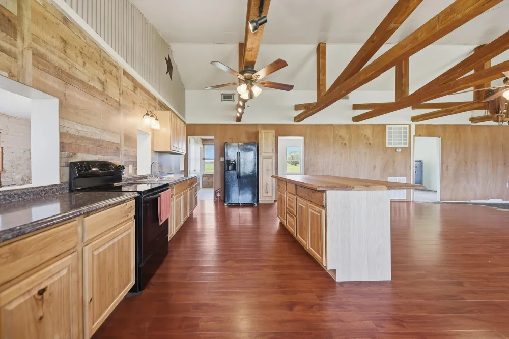 1231 County Road 131 Ledbetter, TX 78946
