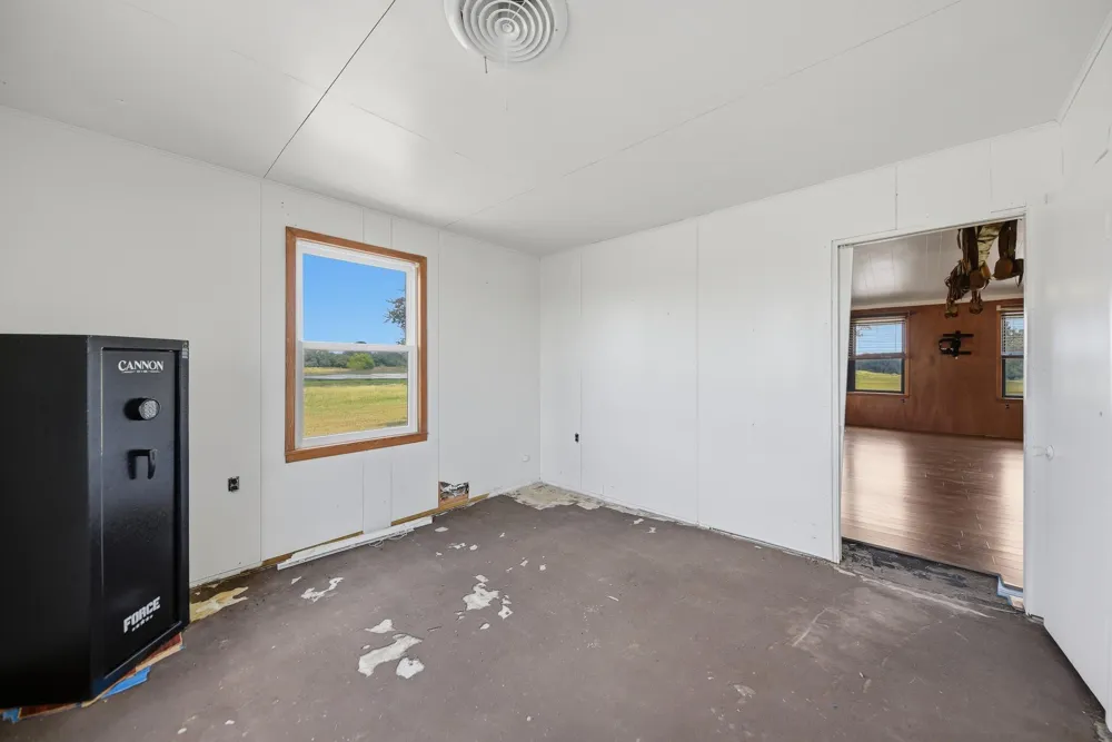1231 County Road 131 Ledbetter, TX 78946