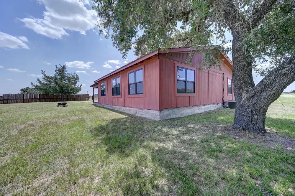 1231 County Road 131 Ledbetter, TX 78946