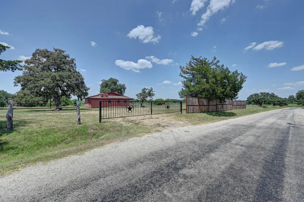 1231 County Road 131 Ledbetter, TX 78946