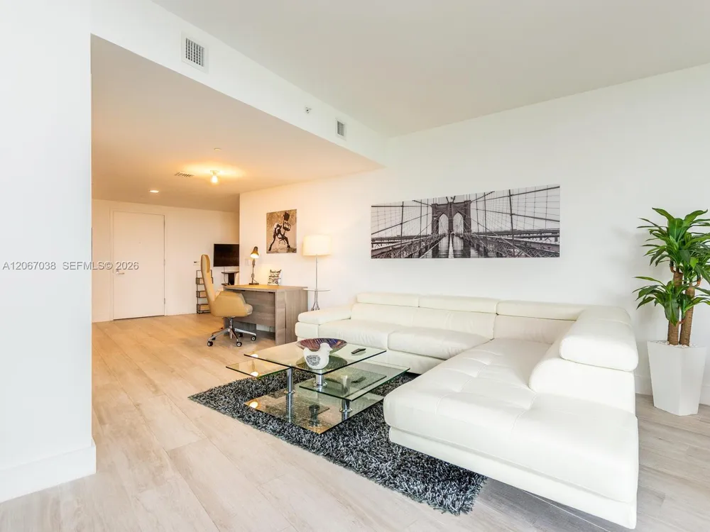 121 NE 34th St #1014 Miami, FL 33137