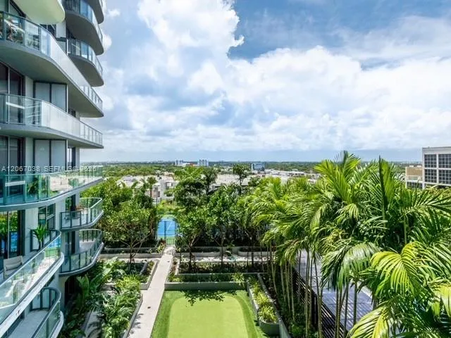 121 NE 34th St #1014 Miami, FL 33137