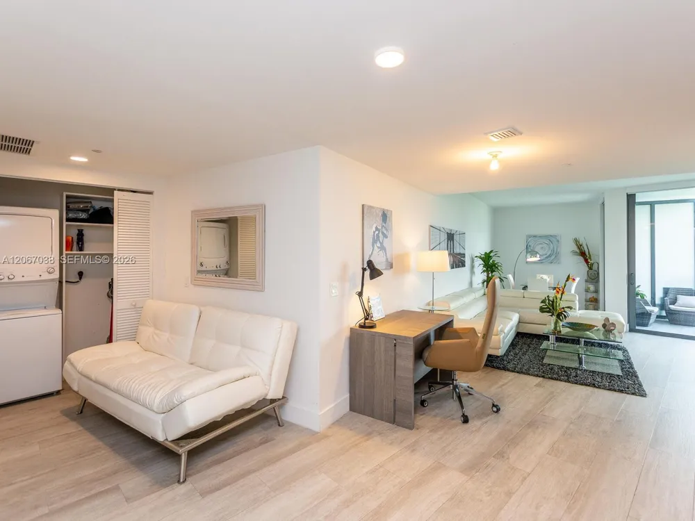 121 NE 34th St #1014 Miami, FL 33137