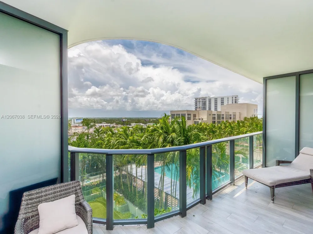 121 NE 34th St #1014 Miami, FL 33137