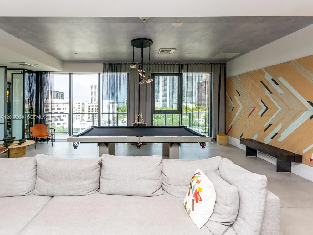 121 NE 34th St #1014 Miami, FL 33137