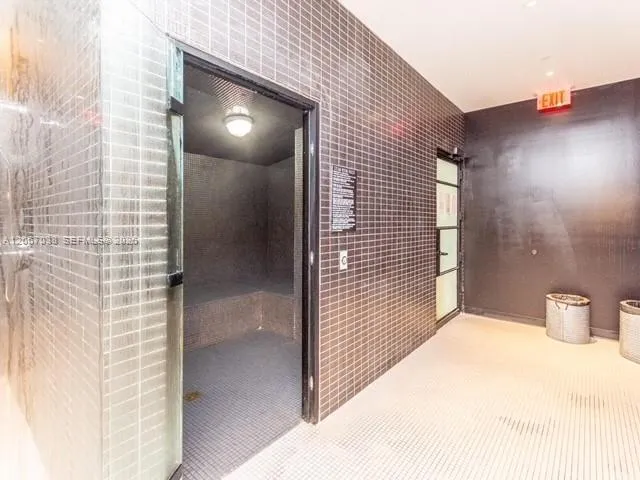 121 NE 34th St #1014 Miami, FL 33137