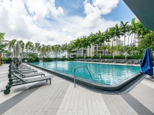121 NE 34th St #1014 Miami, FL 33137