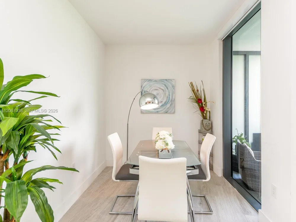 121 NE 34th St #1014 Miami, FL 33137