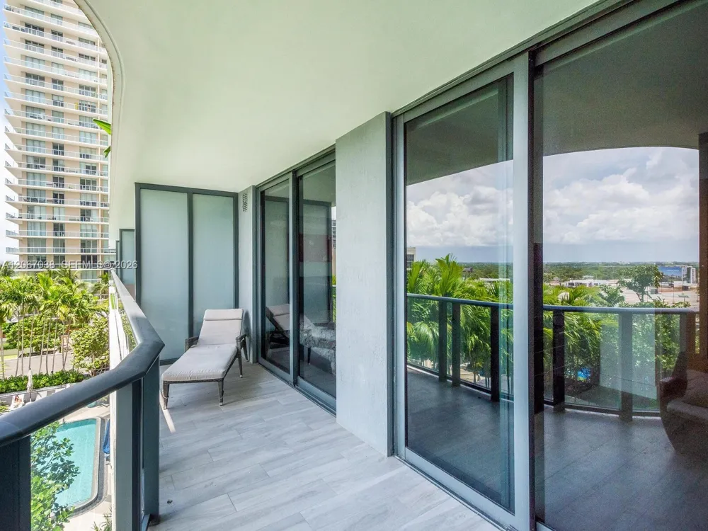 121 NE 34th St #1014 Miami, FL 33137
